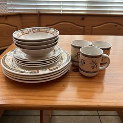 Dinnerware Set