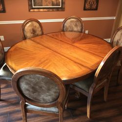 Extendable Dining Table with 6 Chairs