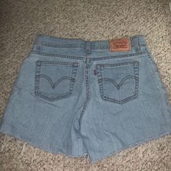 WOMENS SIZE 10 LEVI 550 RELAXED JEAN SHORTS