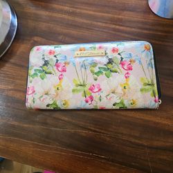 BETSEY JOHNSON FLORAL ZIP AROUND WALLET