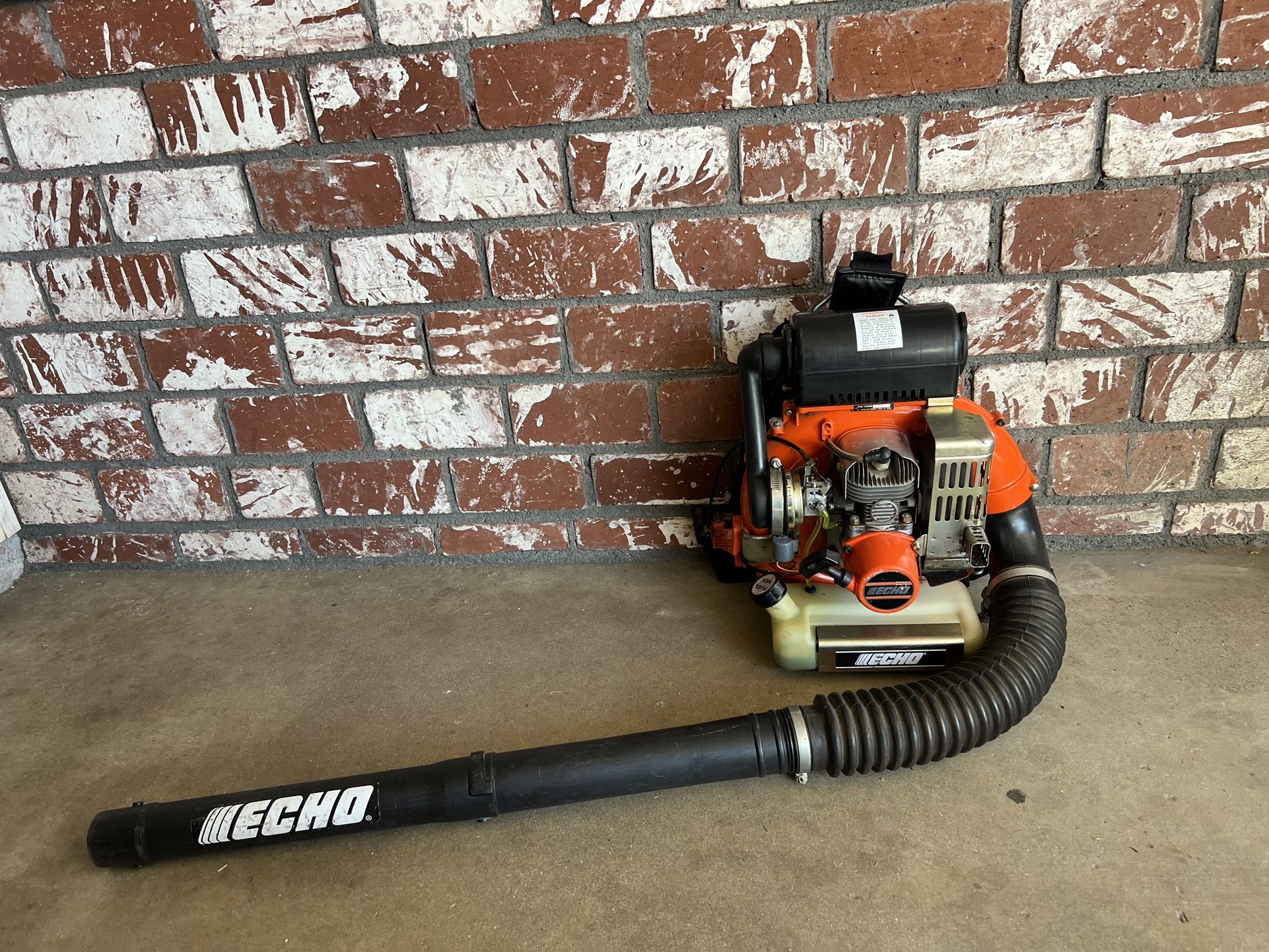 Echo PB400E Back Pack Leaf Blower in good working order made in Japan