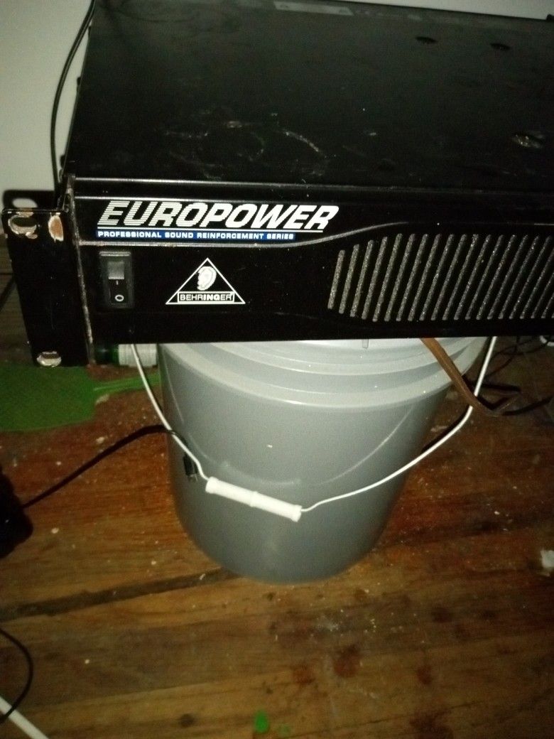 1500 Watt Amplifier With Turntable