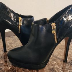 MICHAEL KORS women Heels,  Black 8M With Golden Zippers 