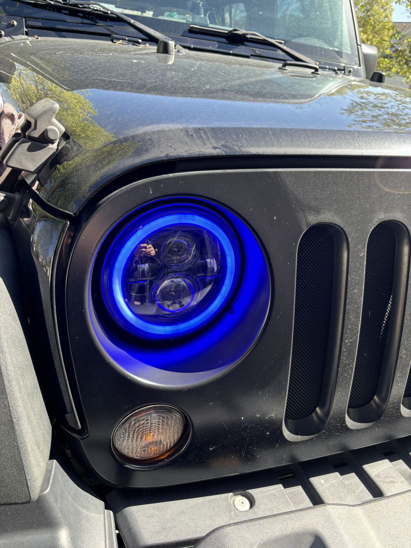 7 Inch Blue Halo Headlight For Jeep / Motorcycle.