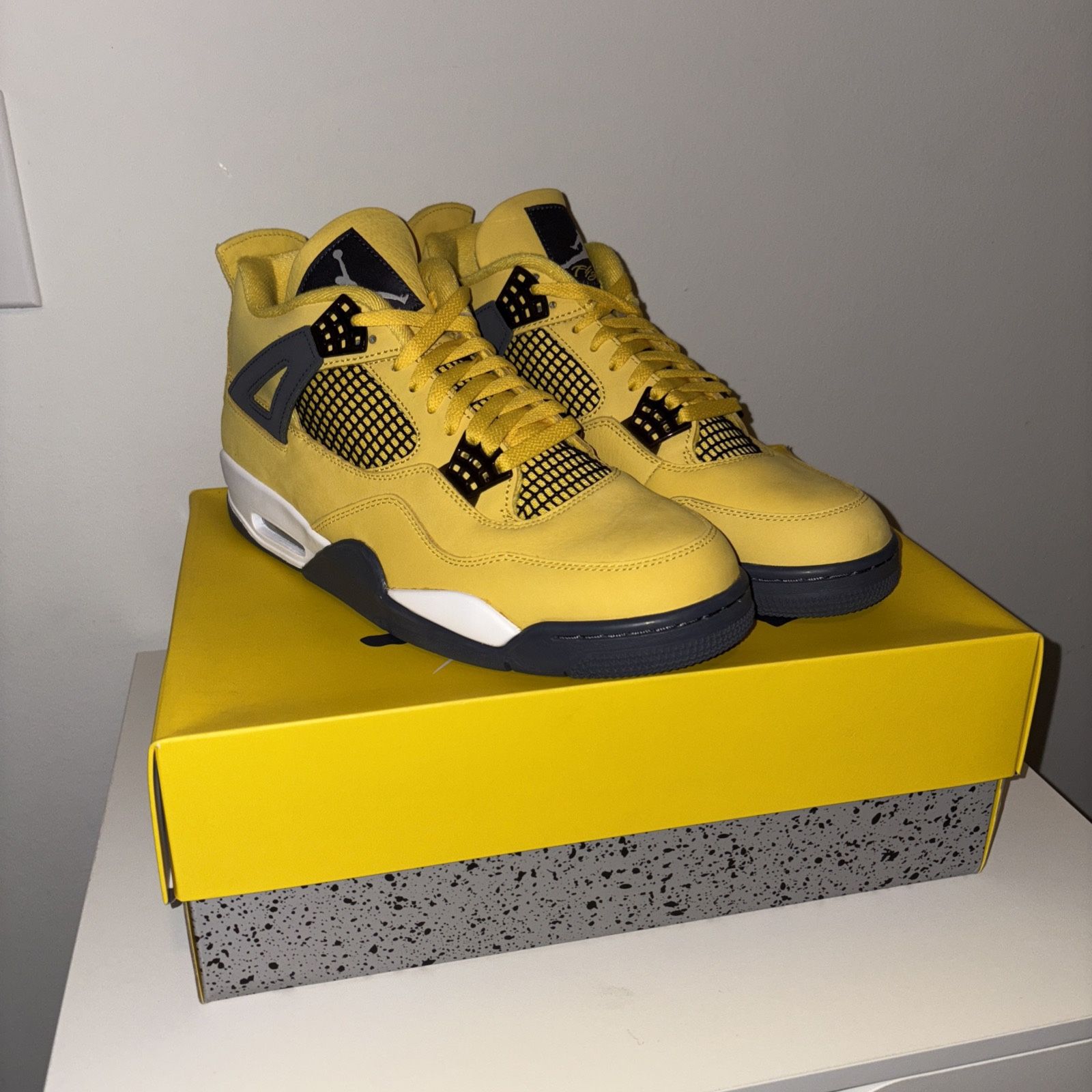 Jordan 4 Retro ‘Lightning’