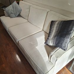 Living Spaces Sofa – Great Condition