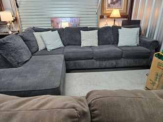 L-Shaped Gray Sectional Couch – Delivery Available