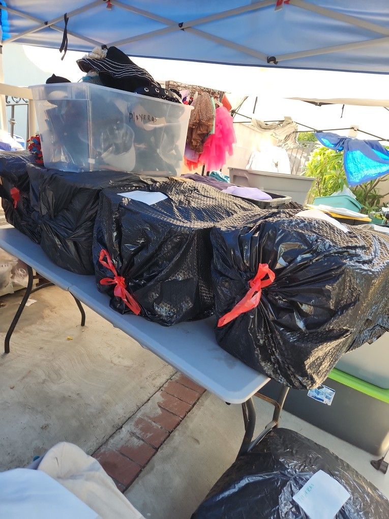 Clothes Mixed Adult Men And Women Each Bag .$10