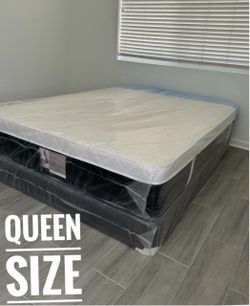 Queen Plush Pillow Top Mattress | 12” Thick