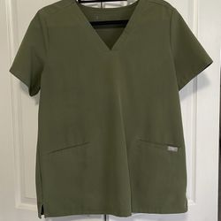 Figs Casma 3 pocket scrub top in dark olive