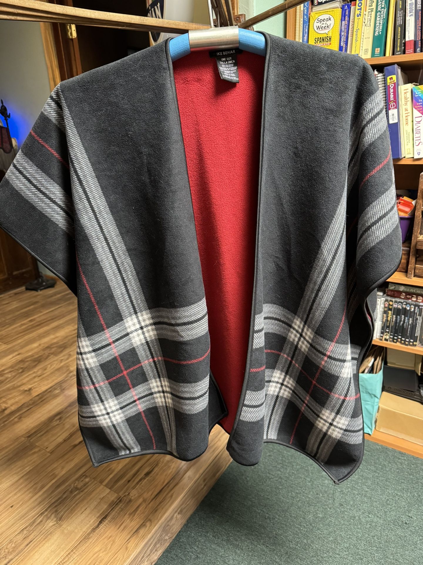 Ike Behar Wrap / Cape