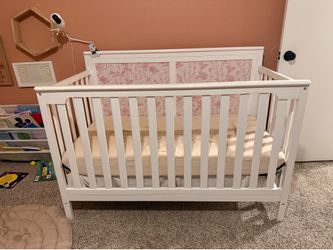 White crib