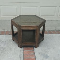 Vintage Side/End Table Brown Pre-owned Good Condition,  Please Read The Description. 
