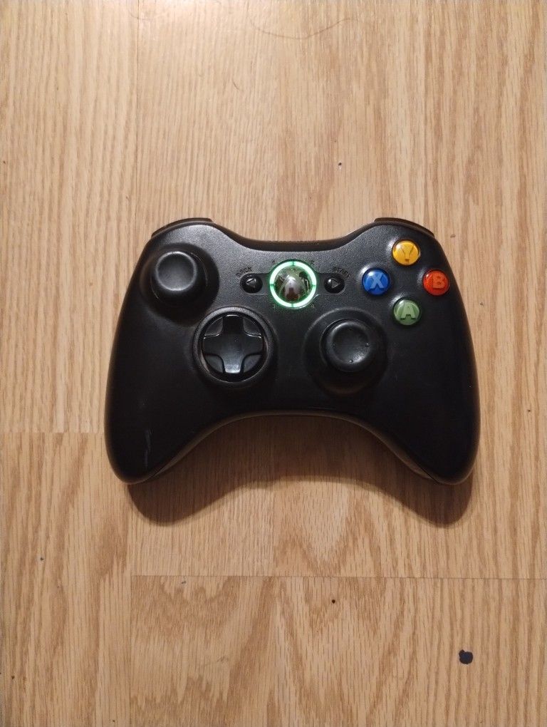 XBox 360 Cordless Video Game Controller..Works Great!
