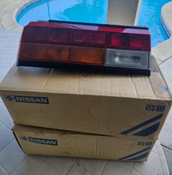 BRAND NEW OEM  1987 Nissan Sentra Tail Lights Set Sedan Combination B6555-61A25