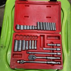 SNAP On 3/8 Socket 1/4 & 3/8 Like New.