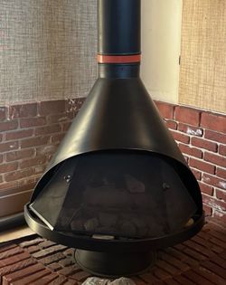 Vintage Freestanding Gas Fireplace – Complete with Chimney Pipe