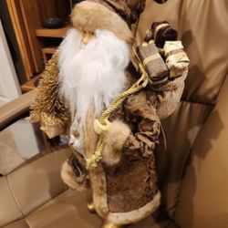 18" Santa Claus Figurine 