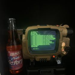 Fallout 4 Pipboy Deluxe Edition (Defective) ThinkGeek Exclusive