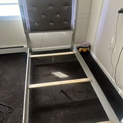 Twin size bed with led lighs