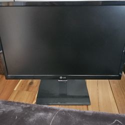LG Flatron Monitor – Good Condition