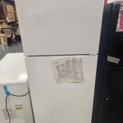 Ge 28 Inch Top Freezer Refrigerator 17.5 Cu Ft GTE18DTNGRWW
