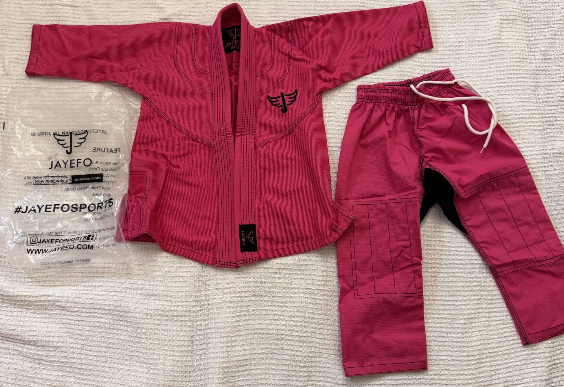 Kids BJJ Kimono Gi – Hot Pink Jayepo K00 (Fits Ages ~4–6) Pants Top Uniform