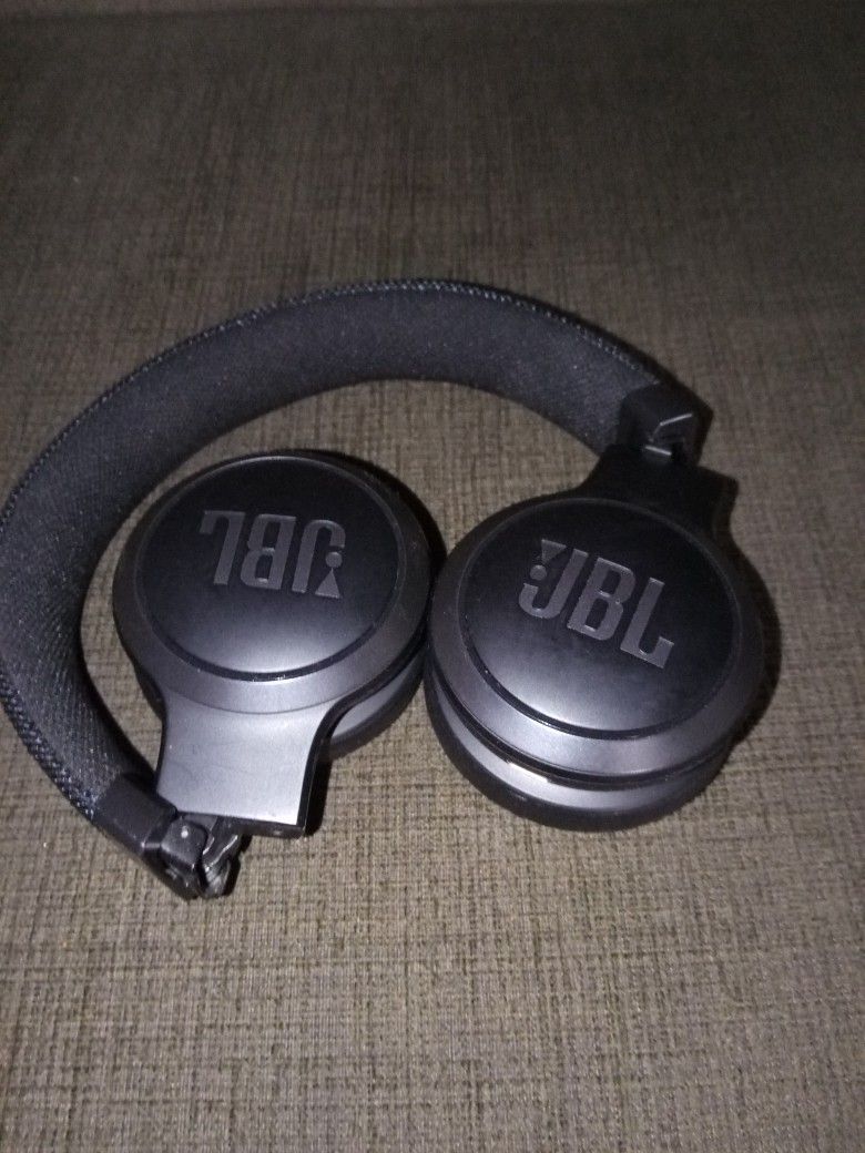 JBL Wireless Headphones 