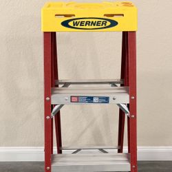 FS204P2025 4-ft ( 8-ft Reach Height) Fiberglass Type 2 - 225 Ibs. Load Capacity