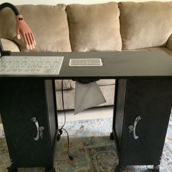 Nail Tech Table 