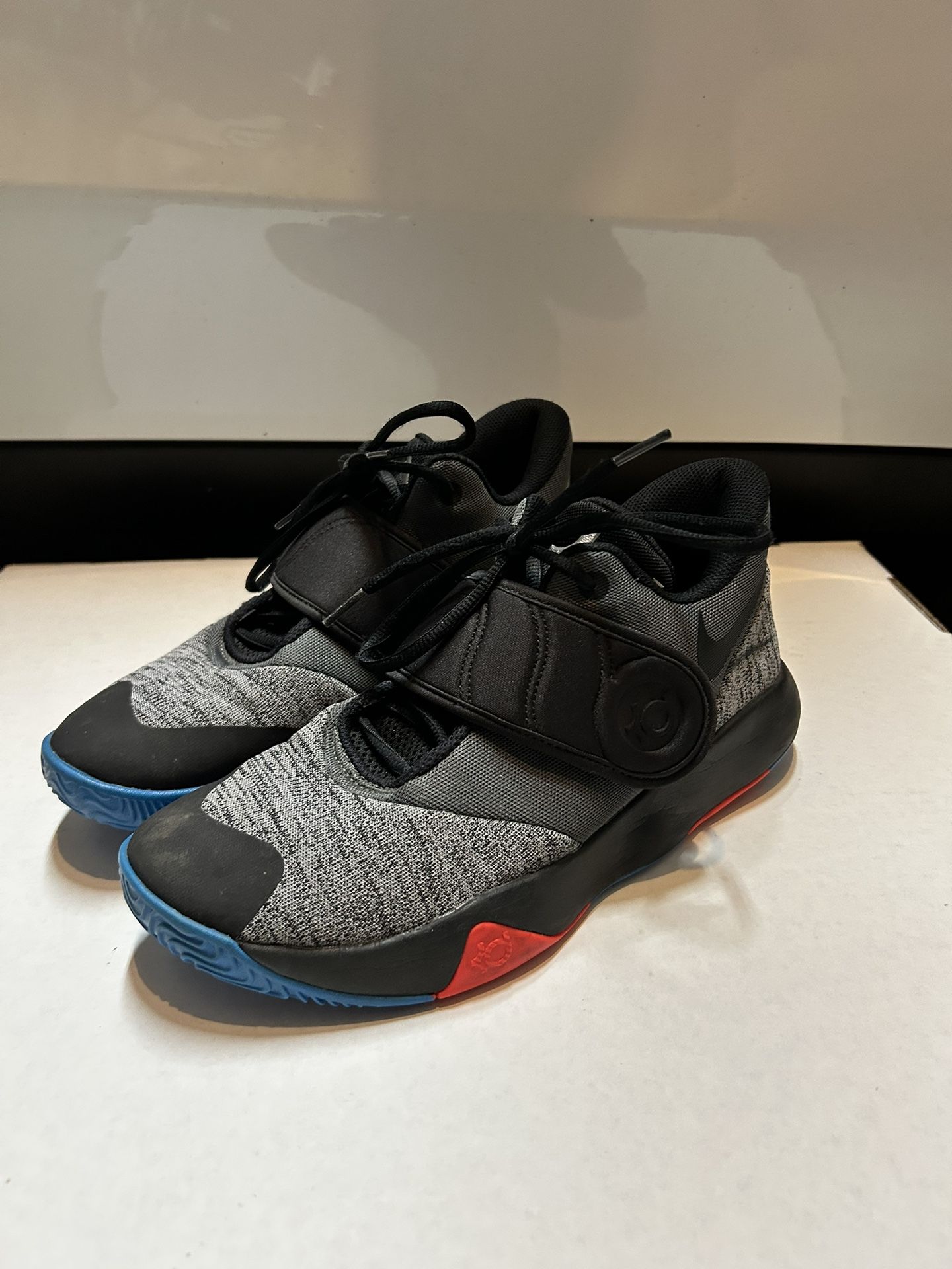 Nike Men's KD Trey 5 VI Basketball Shoe
