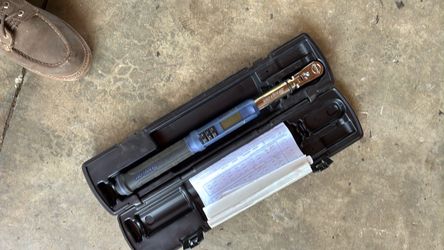 Snap on 3/8 torque wrench