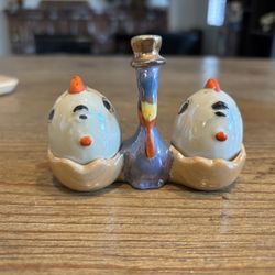 Vintage Lusterware Salt And Pepper Shakers Made In Japan
