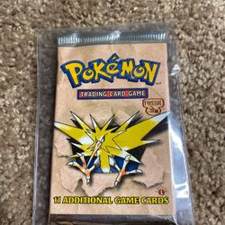 FIRST EDITION POKÉMON FOSSIL BOOSTER PACK - Sealed never opened EXTREMELY RARE AND EXCELLENT CONDITION
