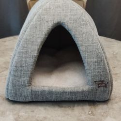 Cat Bed/Hut  Like New Grey