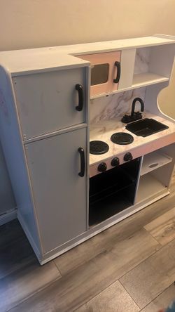 Play kitchen