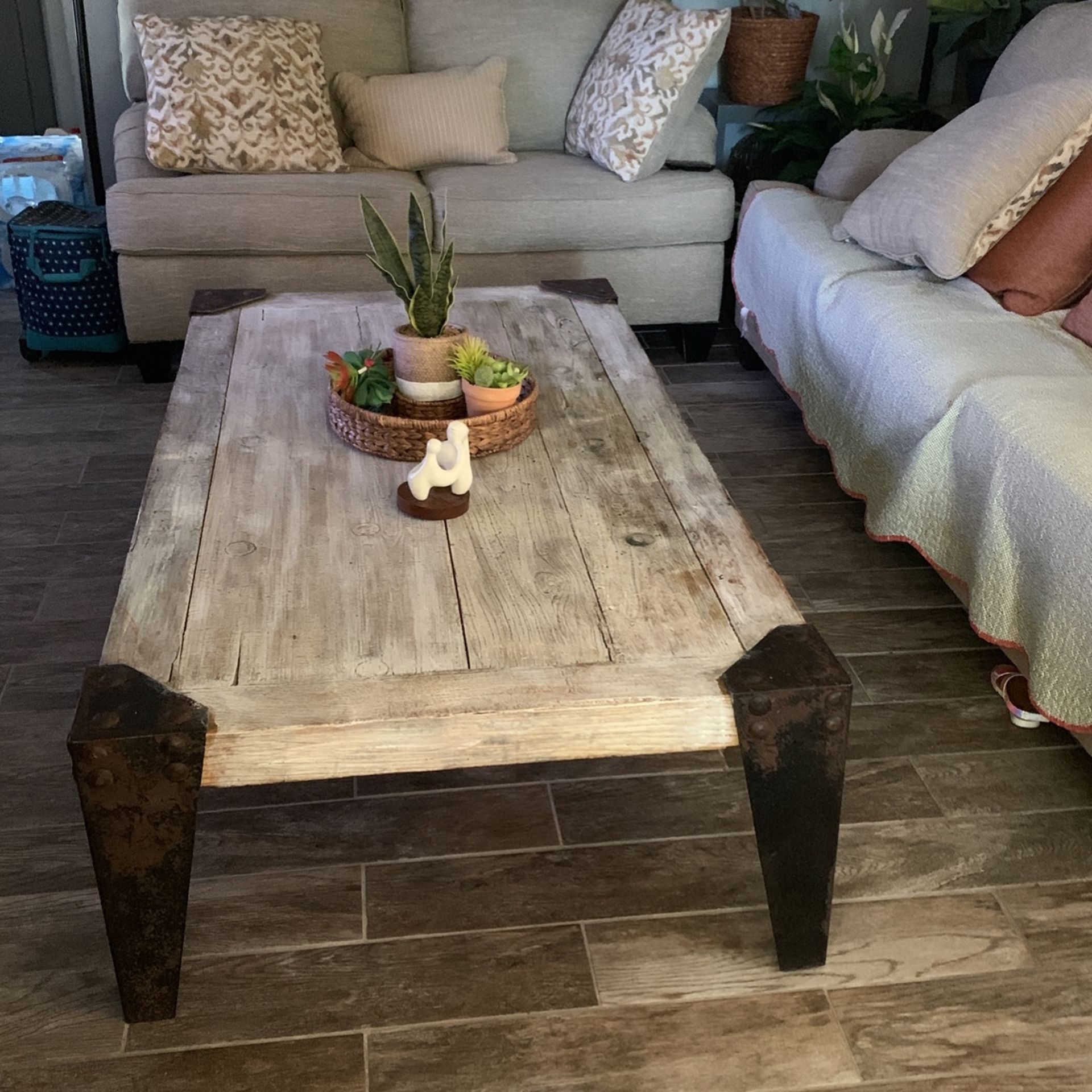 Rustic Coffee Table  66 In Long  3 Feet Wide And 18 Inches Tall