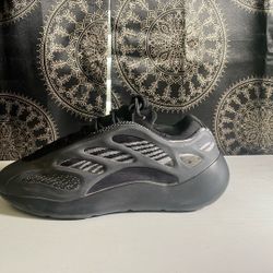 Yeezy 700 V3