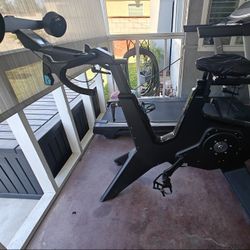 Garmin Tacx Neo Bike Plus Smart Trainer