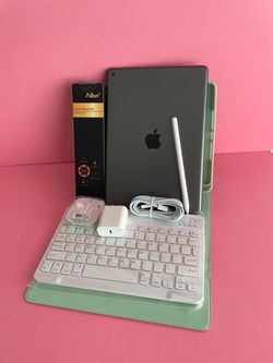 Apple IPad 8th Generation (10.2” Retina /Latest iOS 26/ 2020 model) 32GB with stylus pen, keyboard & Accessories
