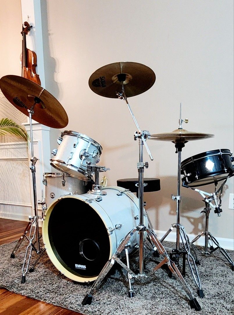 PDP New Yorker drumPDP New Yorker drum set set with extra items!