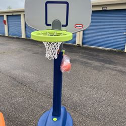 Little Tikes Basketball Hoop 