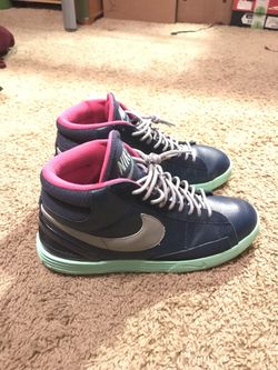 Nike Blazer lunaron, Yeezy Colorway! Size 9