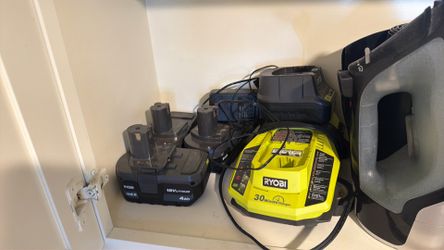 Weed wacker lawn mower 3x batteries and charger