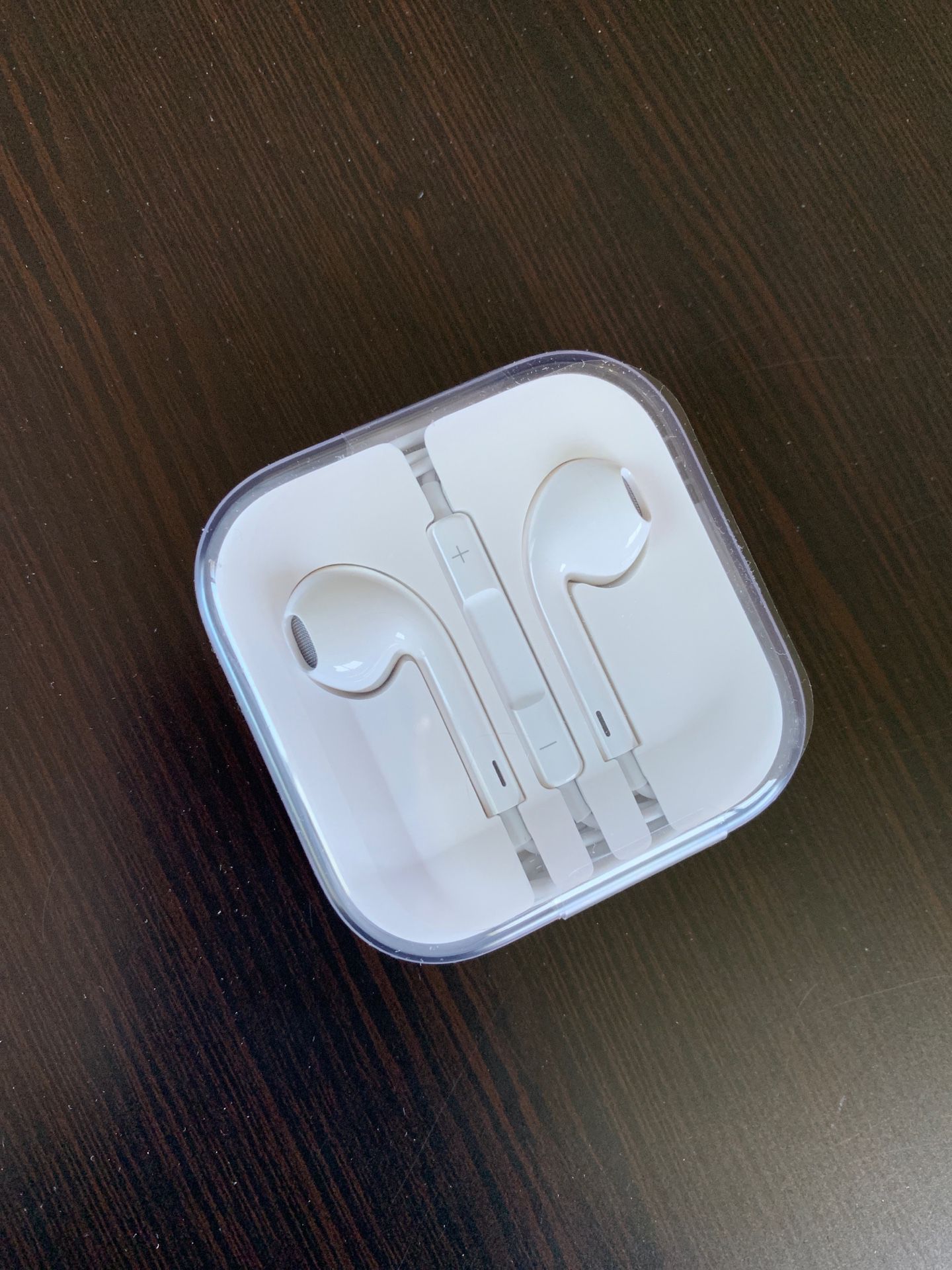 Unopened APPLE earbuds (standard wired)
