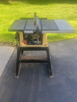 Delta Shop master Table Saw 10 Inch With Stand 