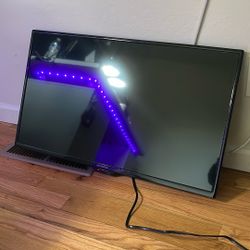 32” Insignia  LED TV