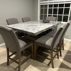 breakfast/dining table 