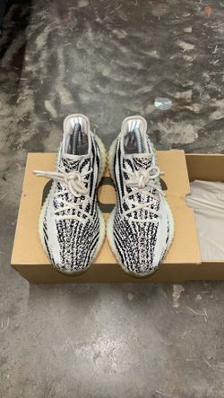 Adidas Yzy boost 350 v2 ‘Zebra’ Size 7