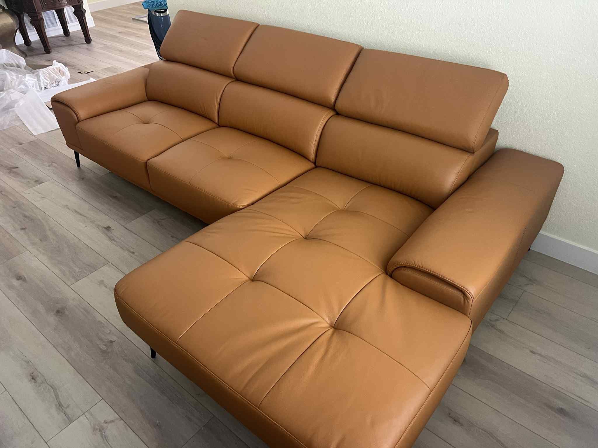 New Luxury Leather Sectional Couch / Free Delivery